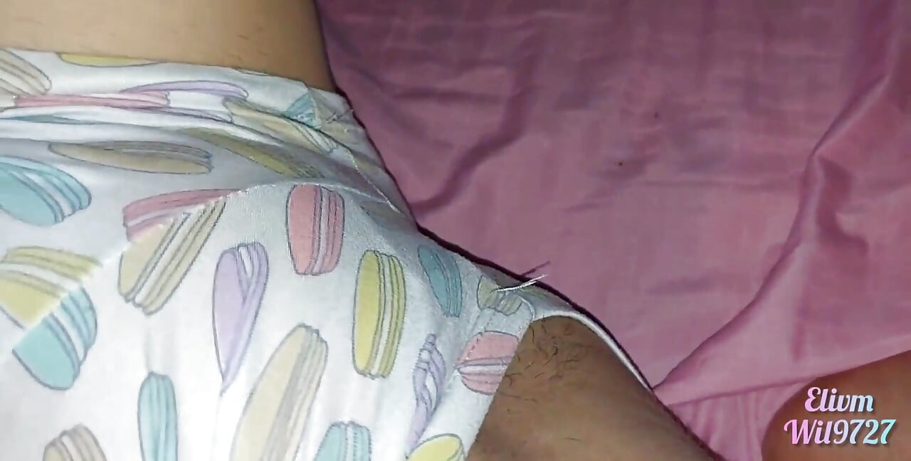 Xxx desi üvey kız kardeşim ziyarete geldiğinde amıyla oynamama izin veriyor yatağıma biniyor