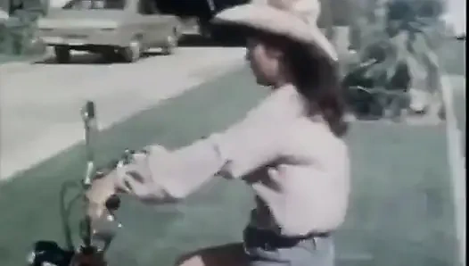 Dvd bokep klasik: cewek ini ngentot posisi cowgirl akhir pekan bagian 4