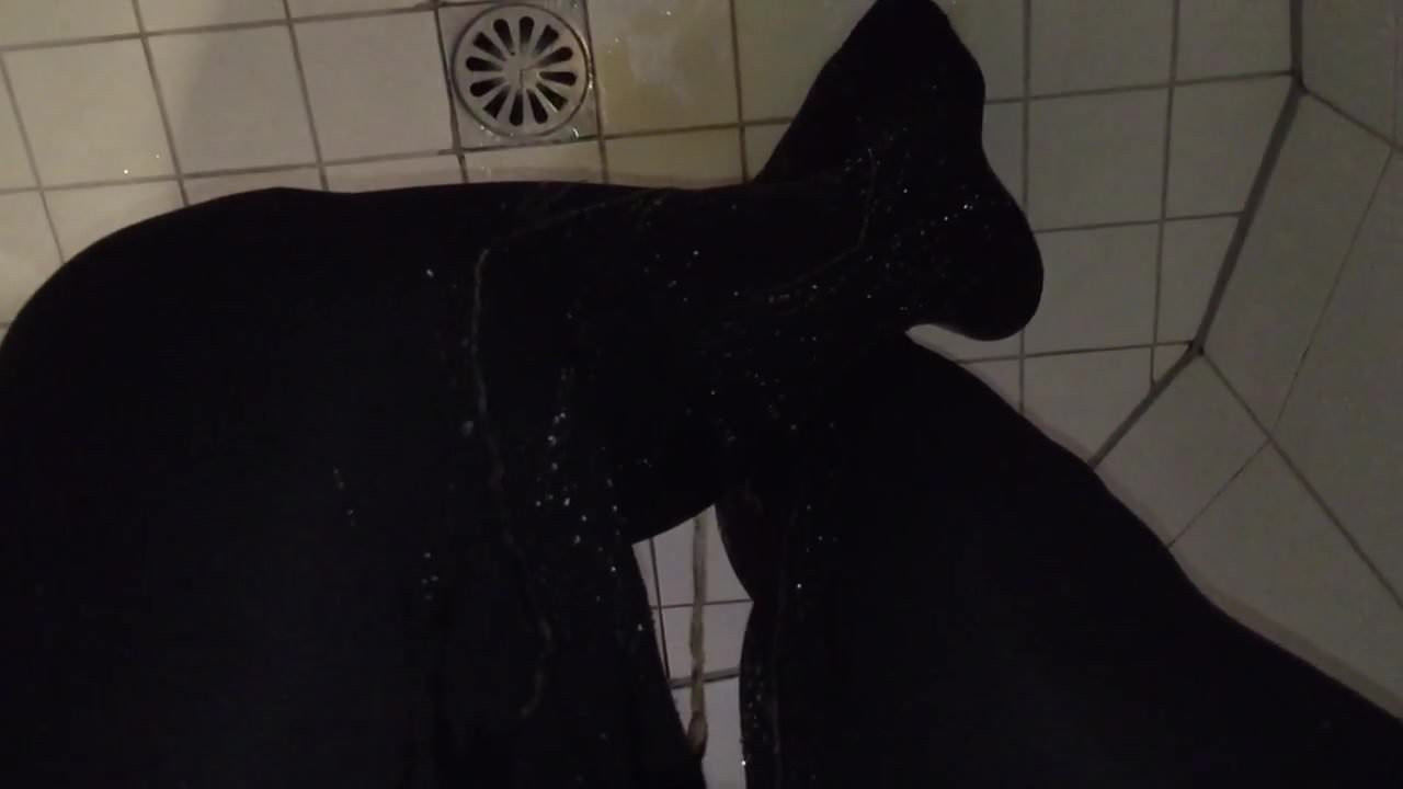 Pišanje u najlonkama