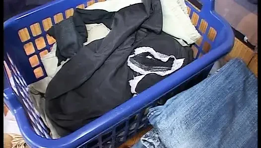 Kızıl saçlı amatör Alman kaltak oturma odasında yarağa biniyor