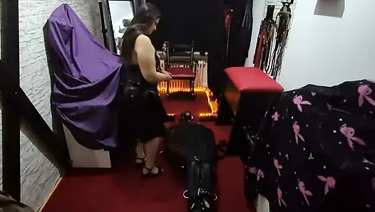 Memek cewek penurut ini dientot habis-habisan sampai dicrot di dalam