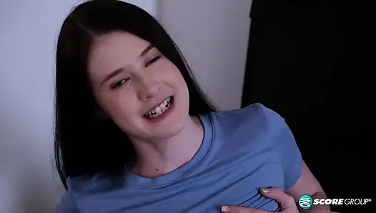 Стройная и сексуальная тинка