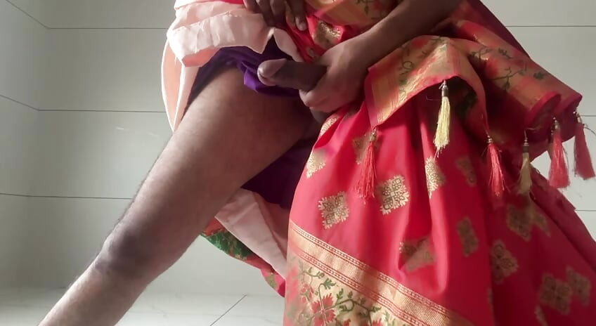 Kenakan saree dan mastrubasi do