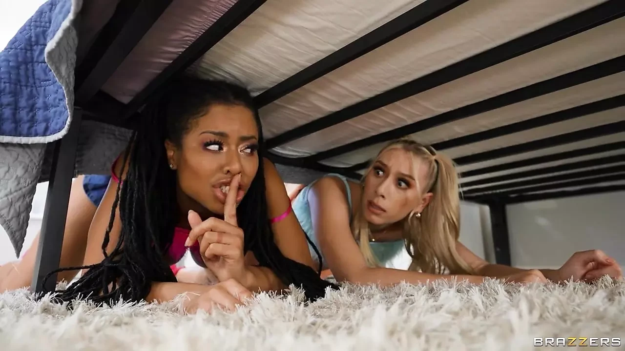 Two Thirsty Bimbos Get Stuck & Fucked Kira Noir, Kay Lovely, Chloe Surreal Brazzers