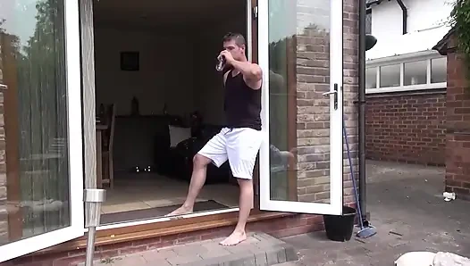 Жизнь с невесткой! Она трахает своего шурина, когда ее муженек работает!