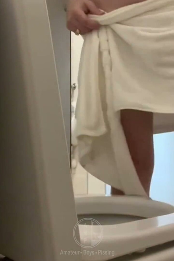Helping Hand in Public Toilets - Almost Caught