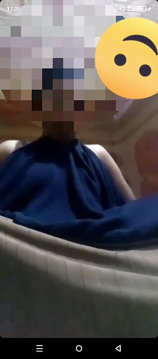 Video call with ukhti Malayu open