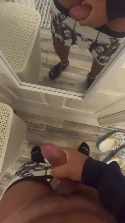 Zavodim svog hetero prijatelja, želi me žestoko jebati bez kondoma. | Isječak 1