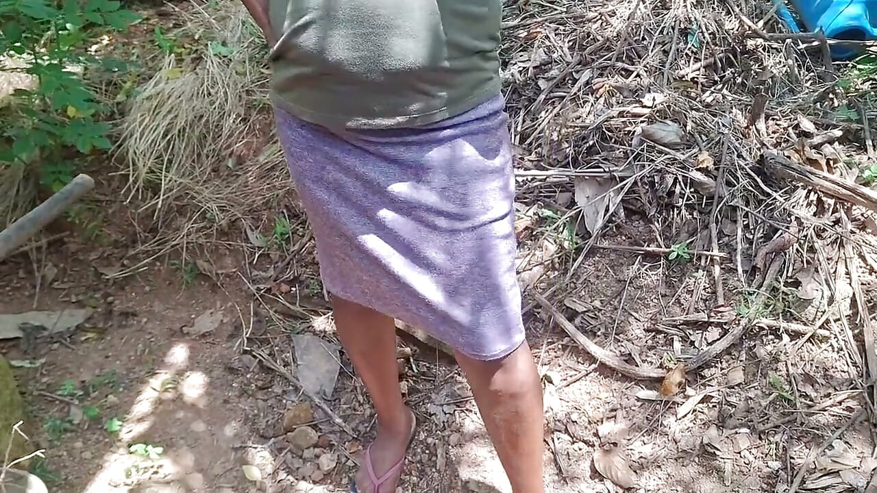 Old Aunty Outdoor Show Hottest Viral Video