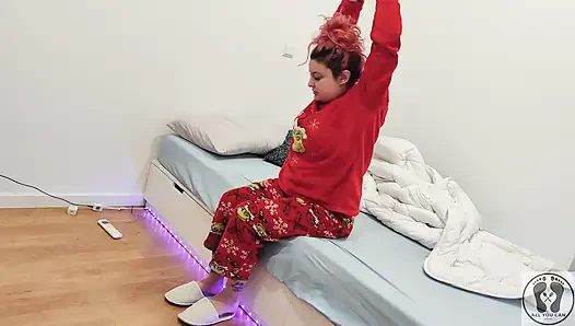 4K Pissing on Myself Before Shower Impossible Position Pee