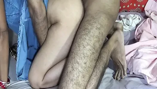 Der Schwager half seiner schwägerin, sich auf ihre Prüfungen vorzubereiten.