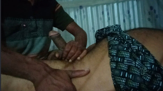 Bangali desi gay ghush assamsexking urutan zakar besar di dalam bilik