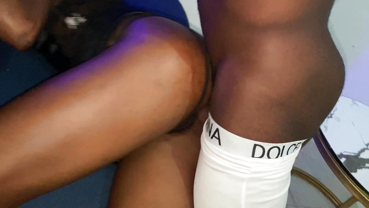 Quickie with My Gateman and He Fucked Me Well