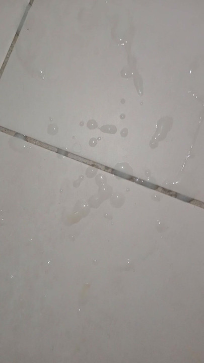 Prskam posvuda, tko želi lizati?