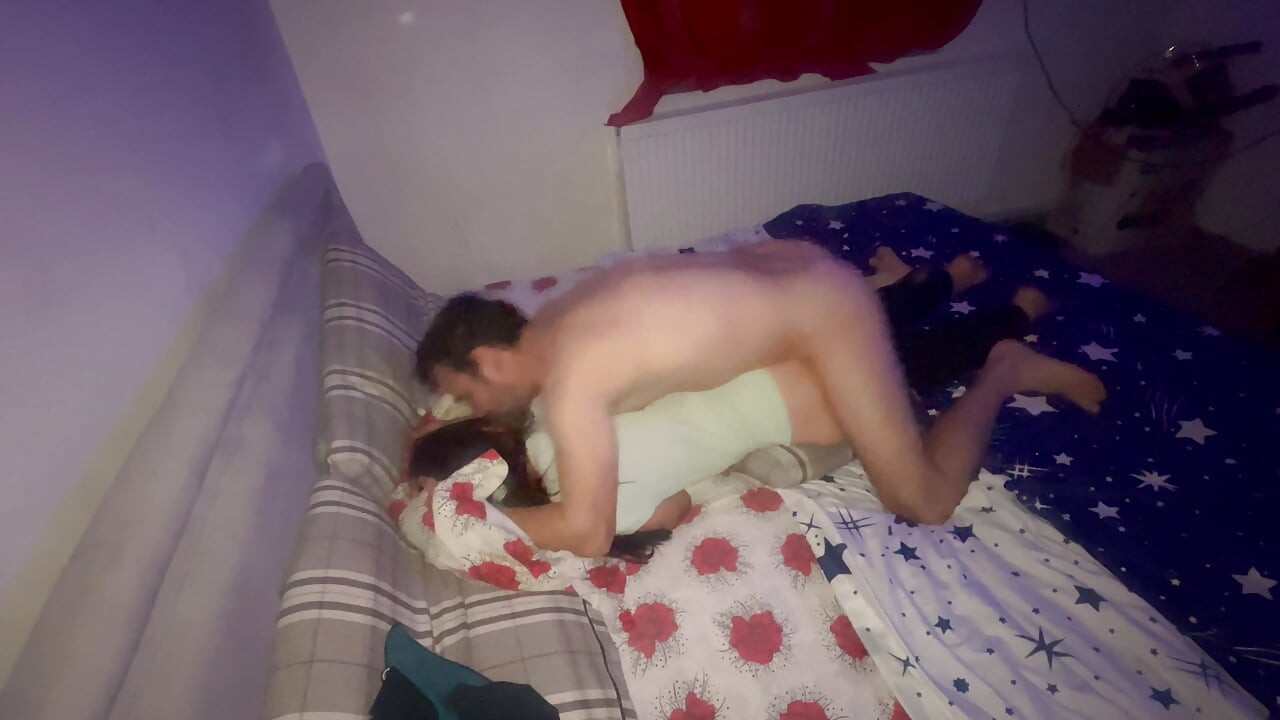 Cleo sumisa e hijastra quieren jugar con