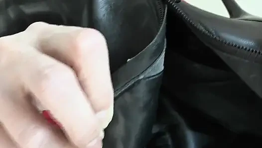 Çizme tabanlarımı yala ve sonra çizmelerimi kokla! Lady Victoria Valente