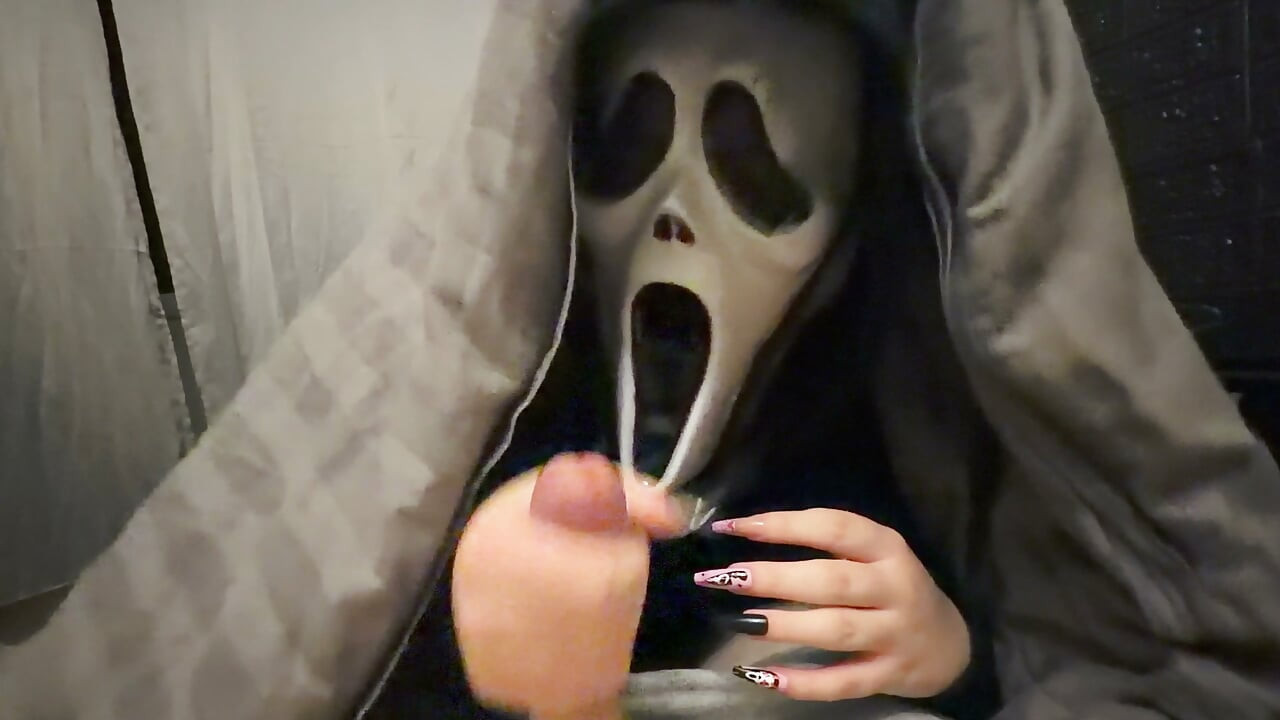Horny Ghostface Girl under the Blanket Ruthlessly Jerked Me Off - the Best Dream of My Life on Halloween Night (Long Nails)