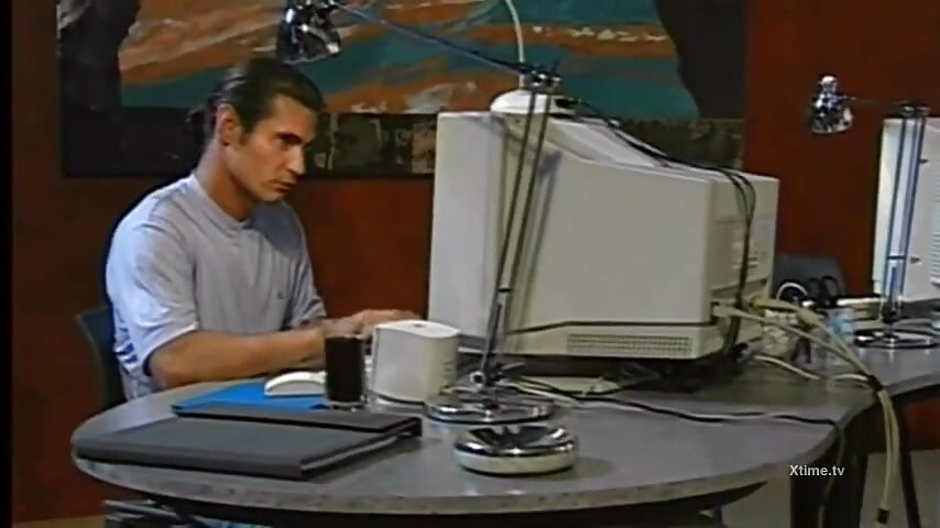 金髪ふしだらな女懇願のためのコックのお尻