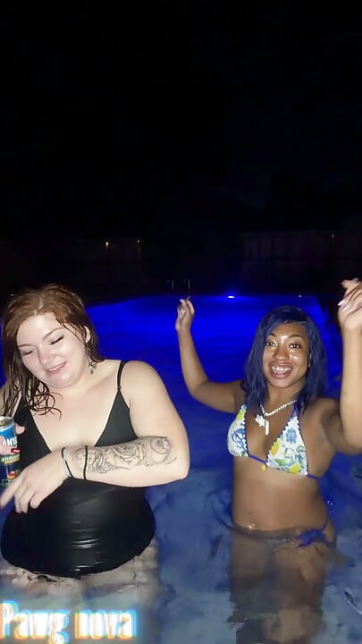 Aan het zwembad met mijn beste vriendin Fijii pornbox en Str8rich die ons hard neuken zonder genade