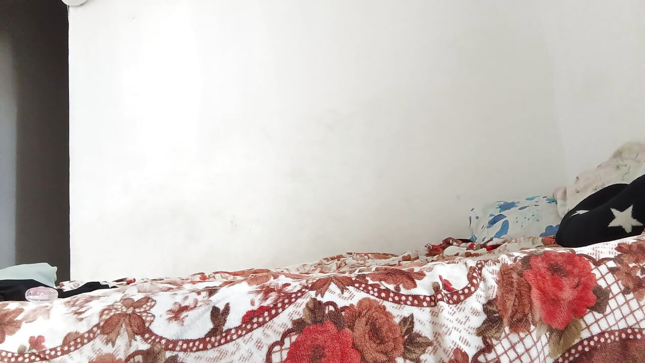 Desi MILF bind for øynene suger og får rumpe banket
