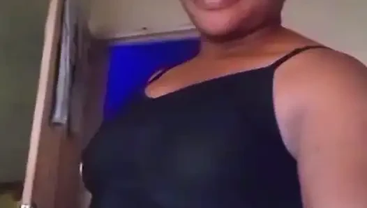 Hony Nigerian girl touching herself on a live video