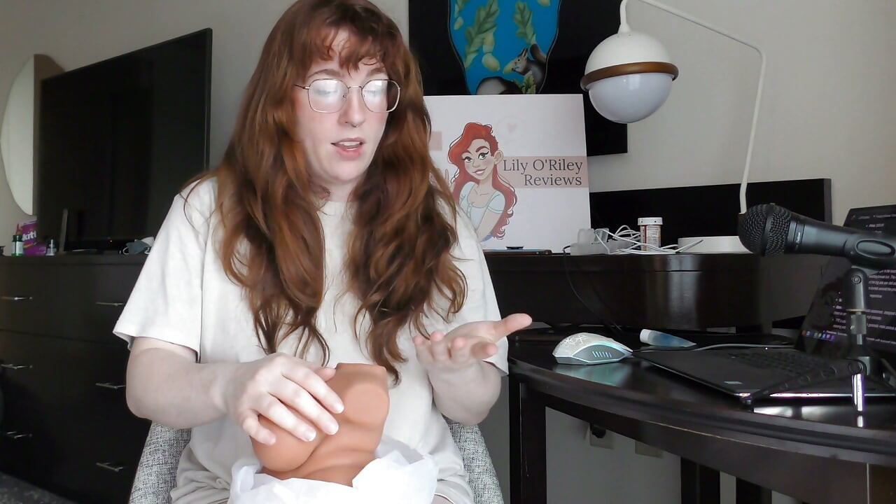 NSFW Review of the BBW Sex Doll From Goyha