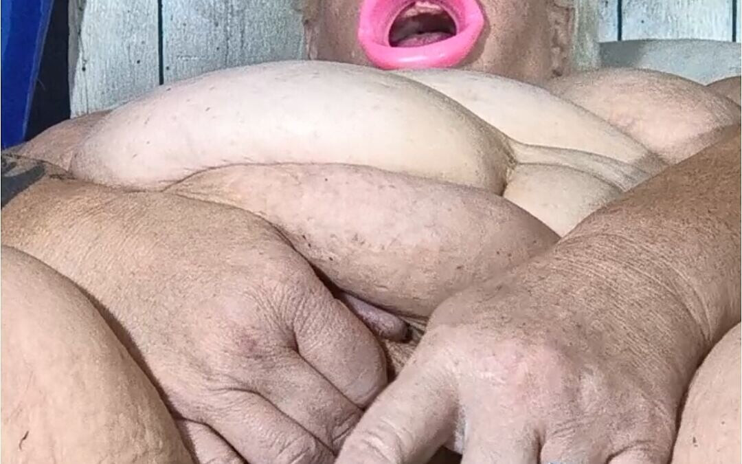 그녀의 예고편 쓰레기 보지에서 섹스하는 문어