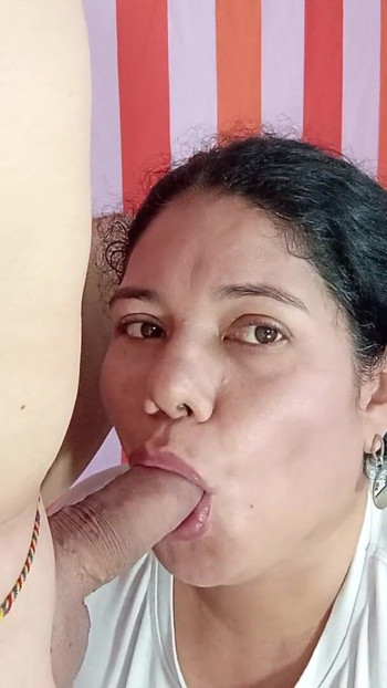 Awek comel menghisap deepthroat | Klip 1