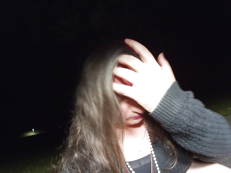 Noaptea cd matură distracție în aer liber, singură în parc