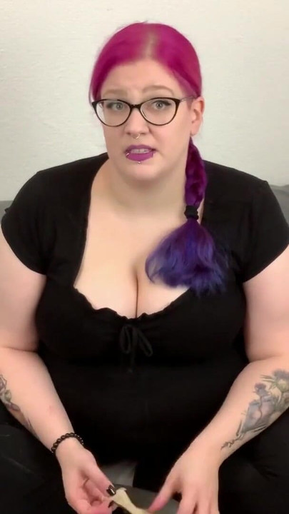Jaw-dropping moment from "Looner Fetish: German Abby Strange pops balloons"