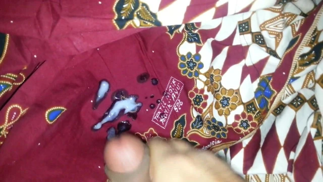 Jerking all lungi and cum on Aunty's AYU 526
