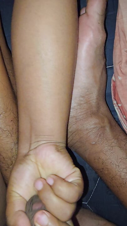 Caseiro padrasto anal prepara minha bunda para enfiar seu pau