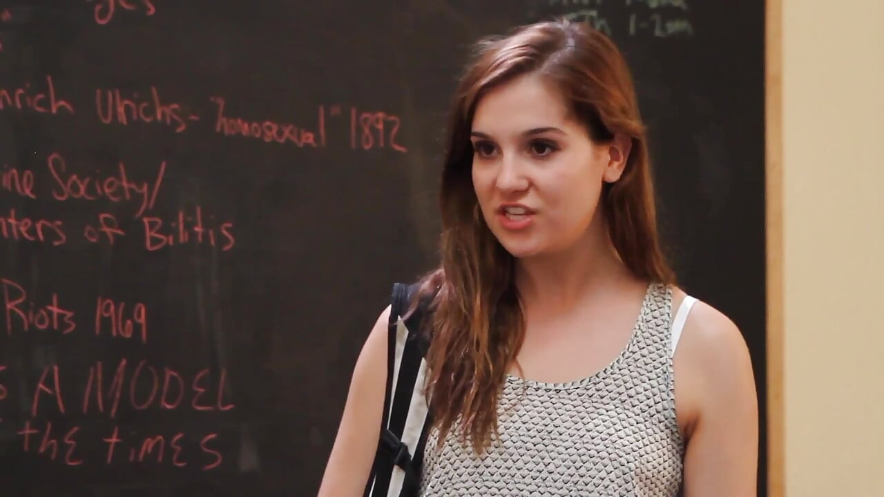 Olivia Wilder ve Kasey Warner ateşli amcık yalıyor