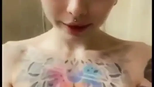 Hot Body in Shower