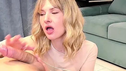 Sweet Blowjob From a Beautiful Girl