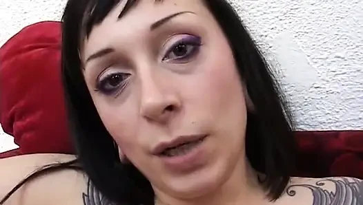 Lisa dildo oyuncağıyla oyuncu seçmelerine giriyor