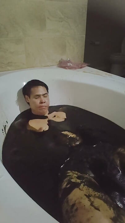 Solo Mud Bathing and Fun Play Bathroom