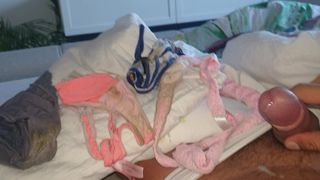Éjaculation en culotte sale au lit