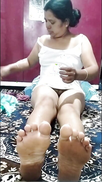 Desi girl waiting for fuking