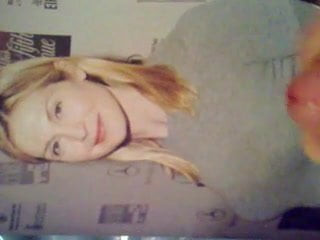 Cumming over Kelly Rutherford