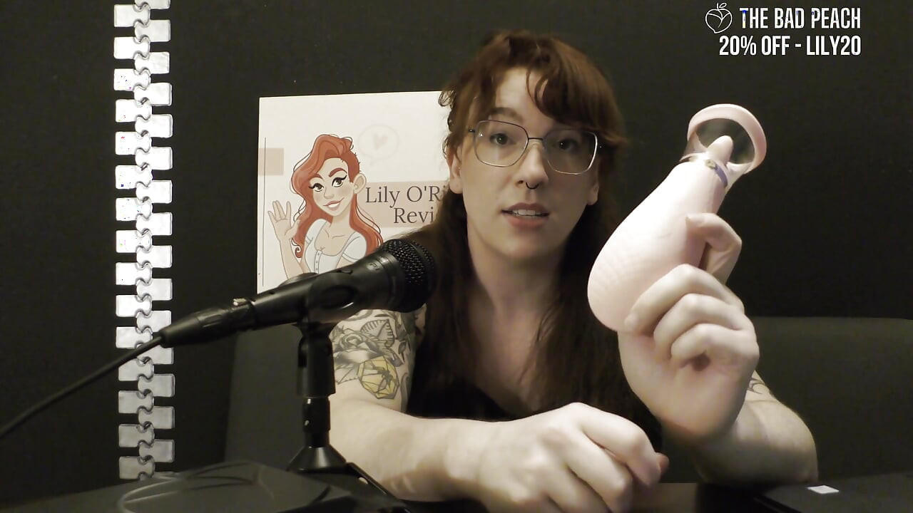 NSFW Review of the Honey Pistil Licking Vibrator From the Bad Peach