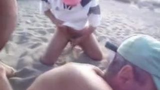 Би-секс на пляже