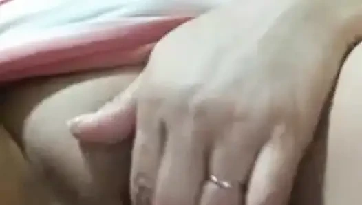Kami membuat panggilan seks video untuk kesenangan.