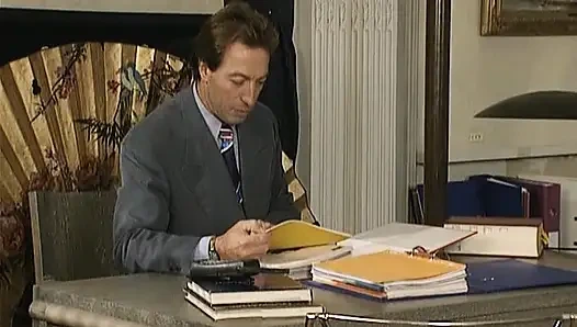 Великолепных немецких крошек в чулках трахнули в задницу в оргии