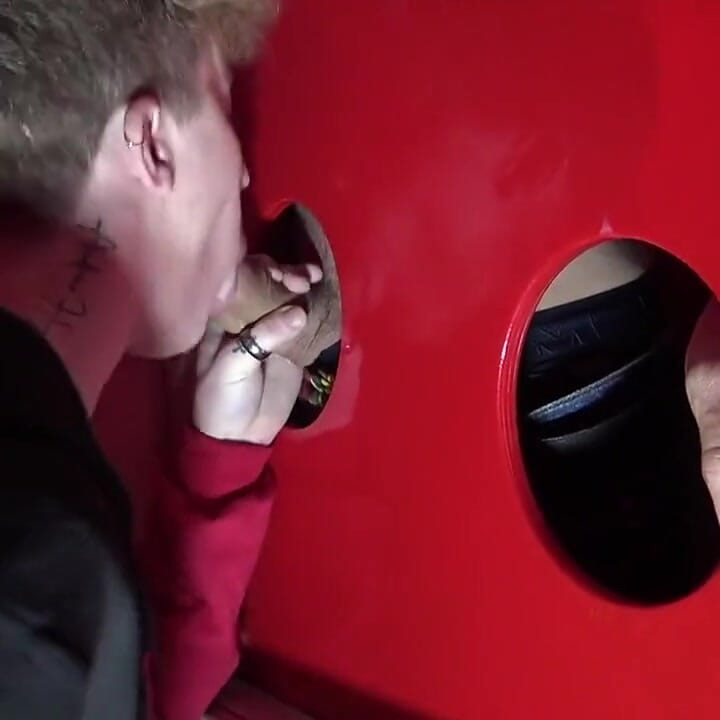 Fucked bareback by the pornstra KEVIN DAVID