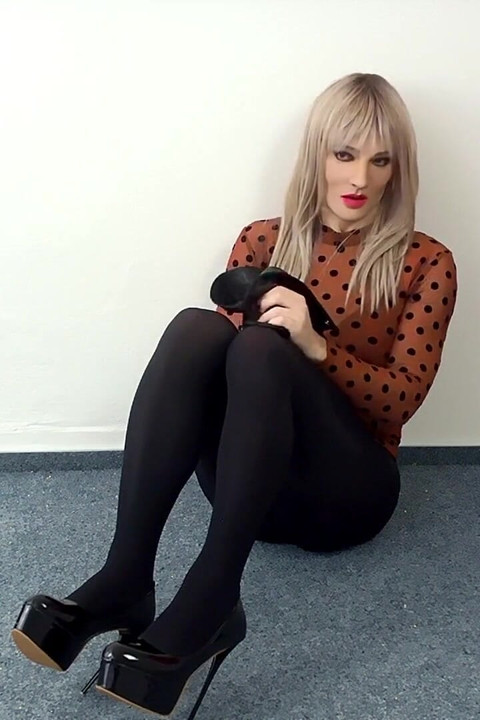 Horny Trans Girl Jerk off and Cums on Pantyhose