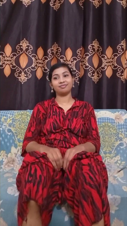 Beautiful alone gril showing her pussy finger in Creampie | Clip 1