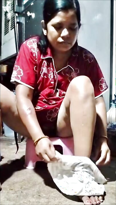 देसी लड़की तेल मालिश