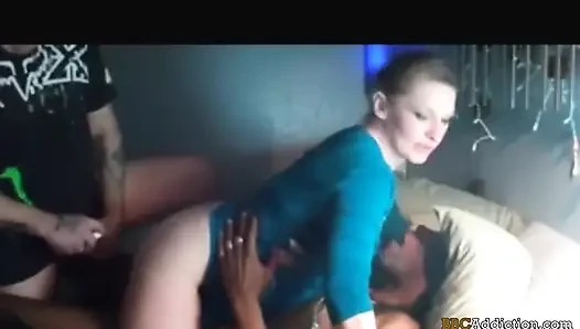 Kecanduan BBC - video porno amatir dan buatan rumah 100%. Tante seksi kecanduan kontol besar pria kulit hitam dan pria antar ras.