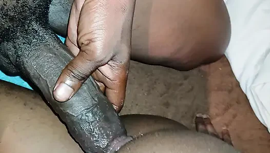 Babam büyük siyah yarağıyla beni azdırıyor